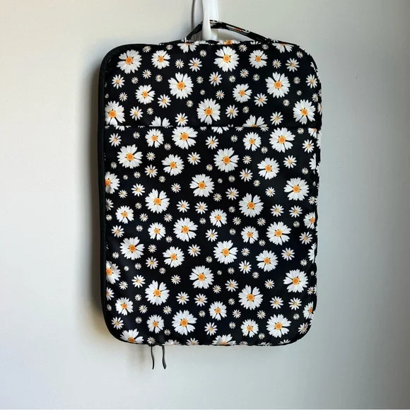 Floral Laptop Sleeve with Daisy Pattern - Picture 1 of 5